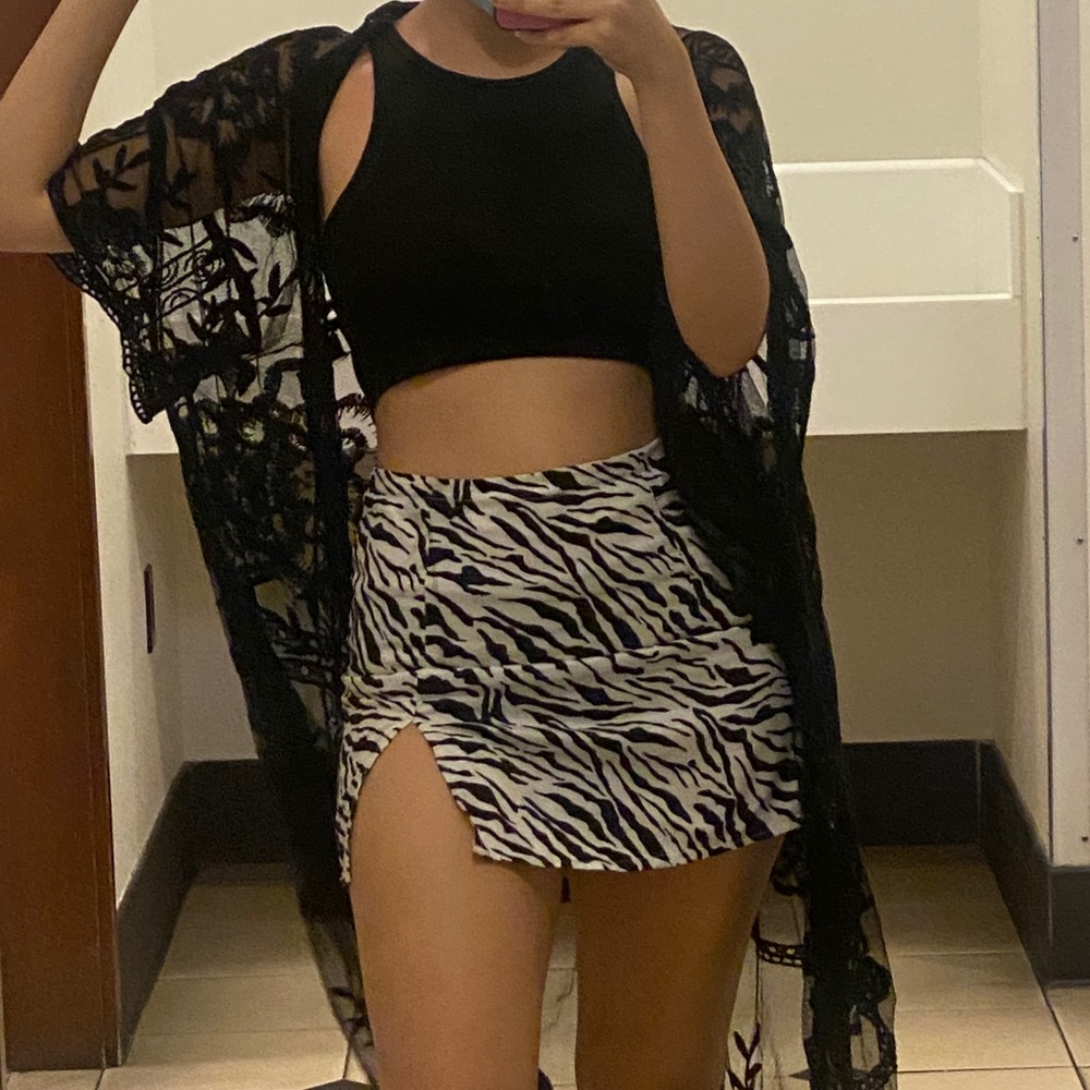 Zebra print mini skirt with slit